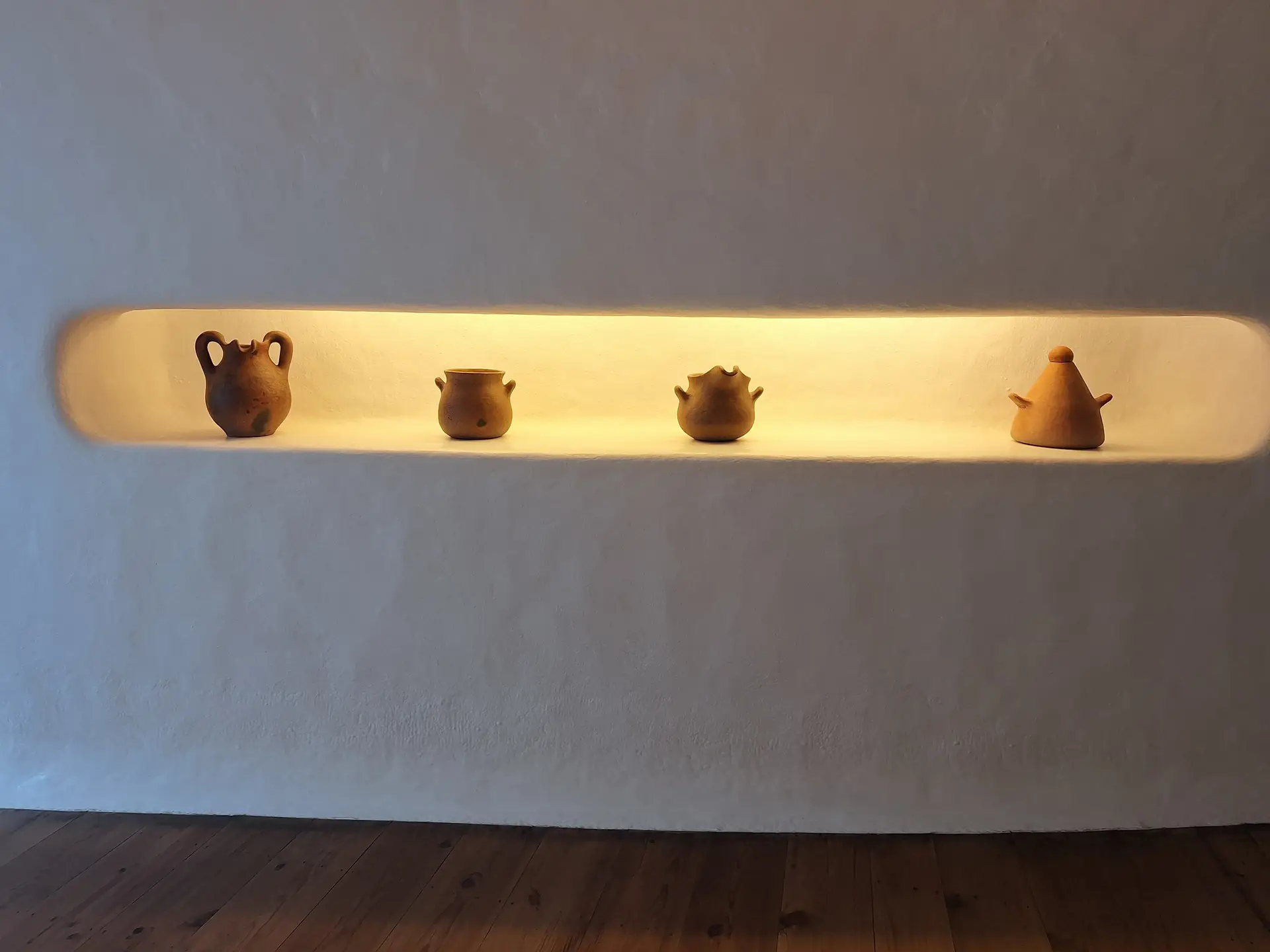 Crescent Glow Table Lamp